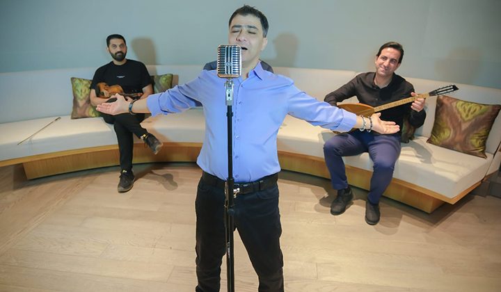 Ali Batgi bir Ahmet Kaya klasiği olan “Birazda Sen Ağla” şarkısına tekrar hayat verdi
