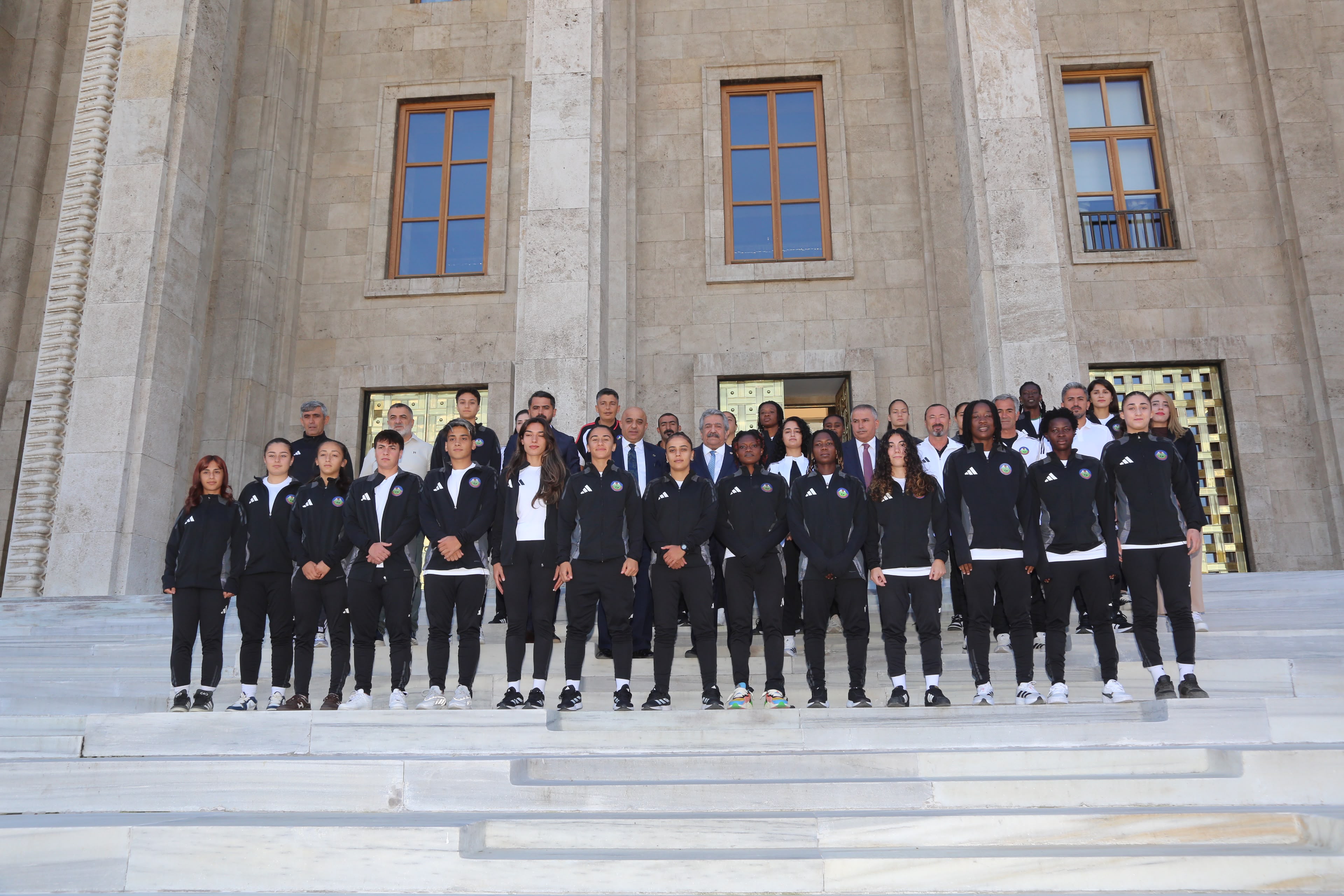 Yüksekova Spor’dan TBMM’de Anlamlı Ziyaret: MHP’li Feti Yıldız ile Görüştüler